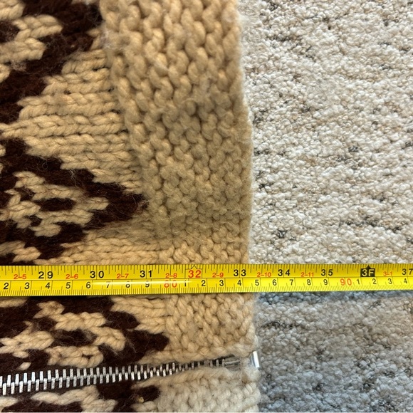 Cowichan vintage homemade wool sweater size XL in decent used condition - Picture 4 of 12
